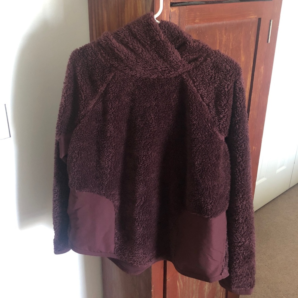 Sherpa hooded pullover